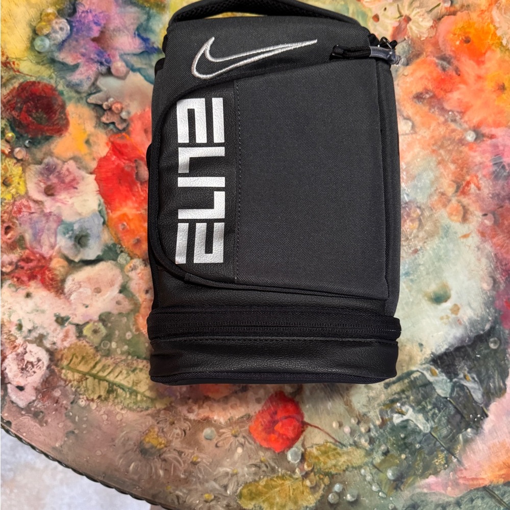 Nike Black and Silver Elite Lunch Bag